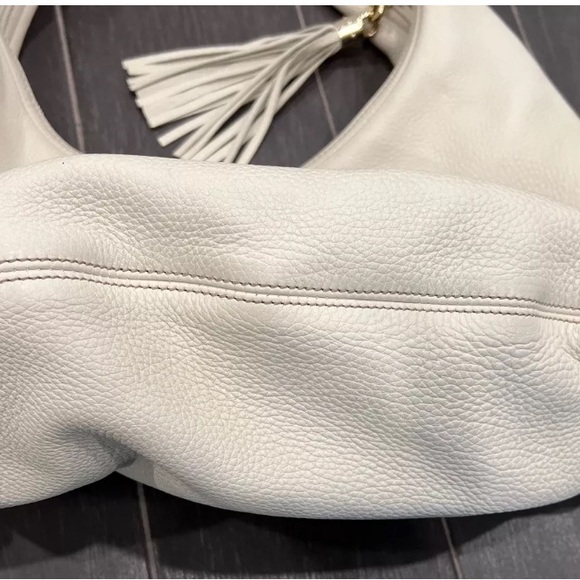 Gucci Leather Soho Large Interlocking GG Logo Hobo Bag In Ivory - Picture 4 of 11
